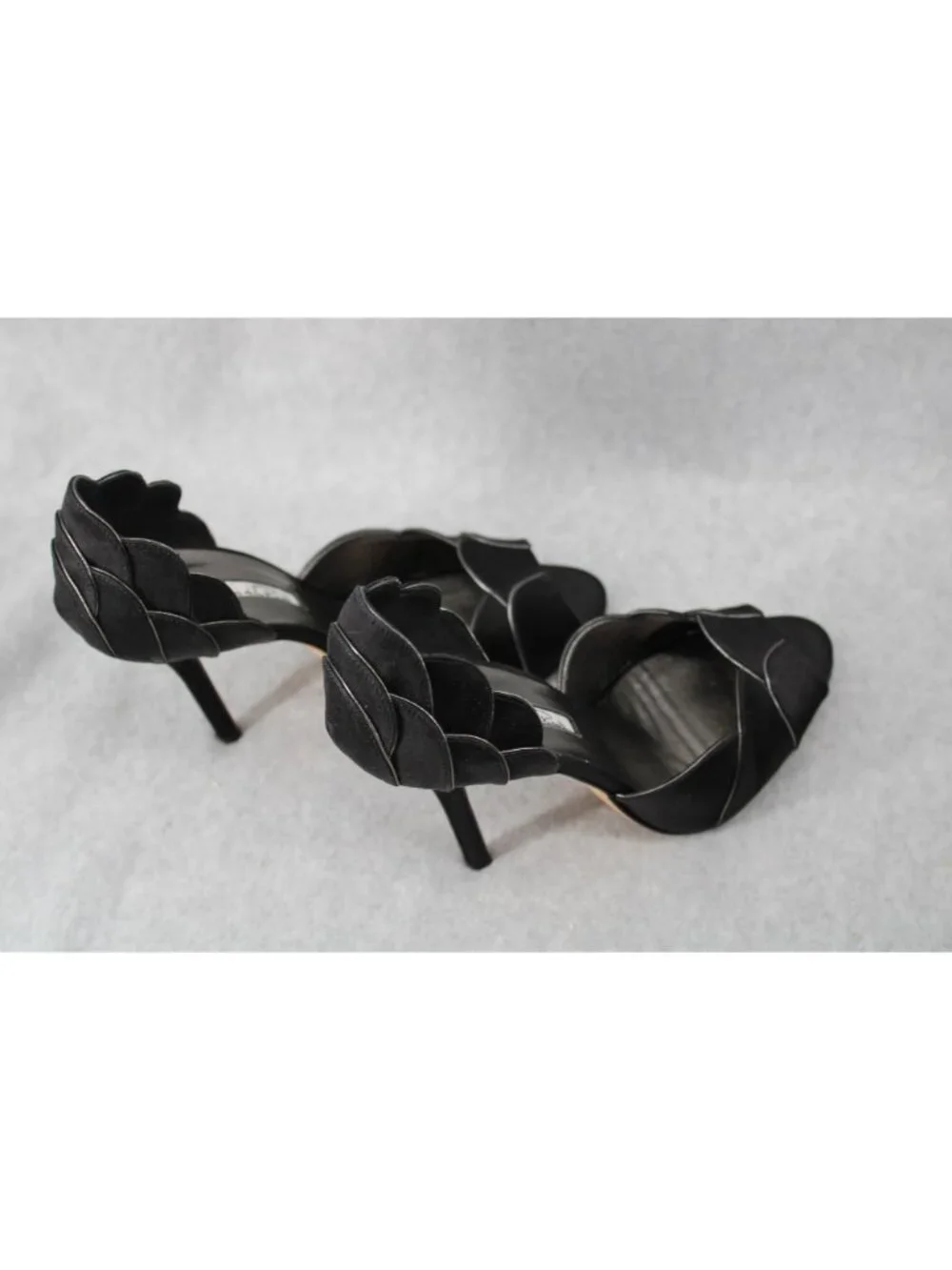 Oscar De La Renta Black Satin Petal D'Orsay Heels Open Toe Size 38 94791